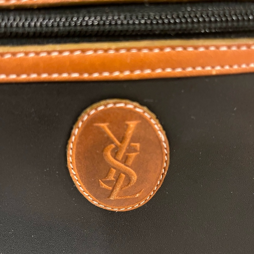 Vintage Yves Saint Laurent leather travel /toiletry bag - Picture 9 of 10